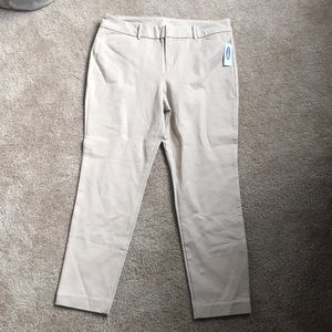 Old Navy Mid-Rise Pixie Ankle Pants, Oat
